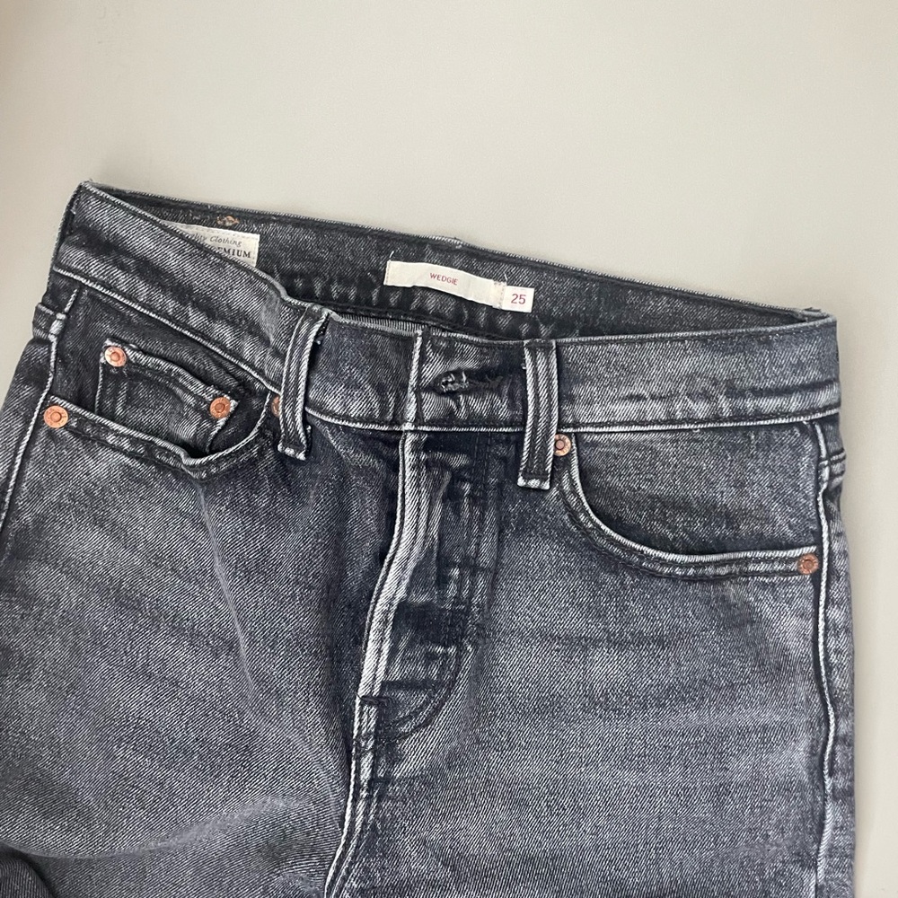 Levi’s Wedgie Jeans